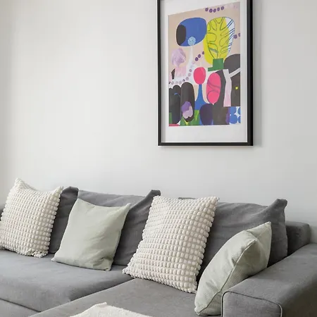 Apartment Idea Bu Halu!, In Center Of